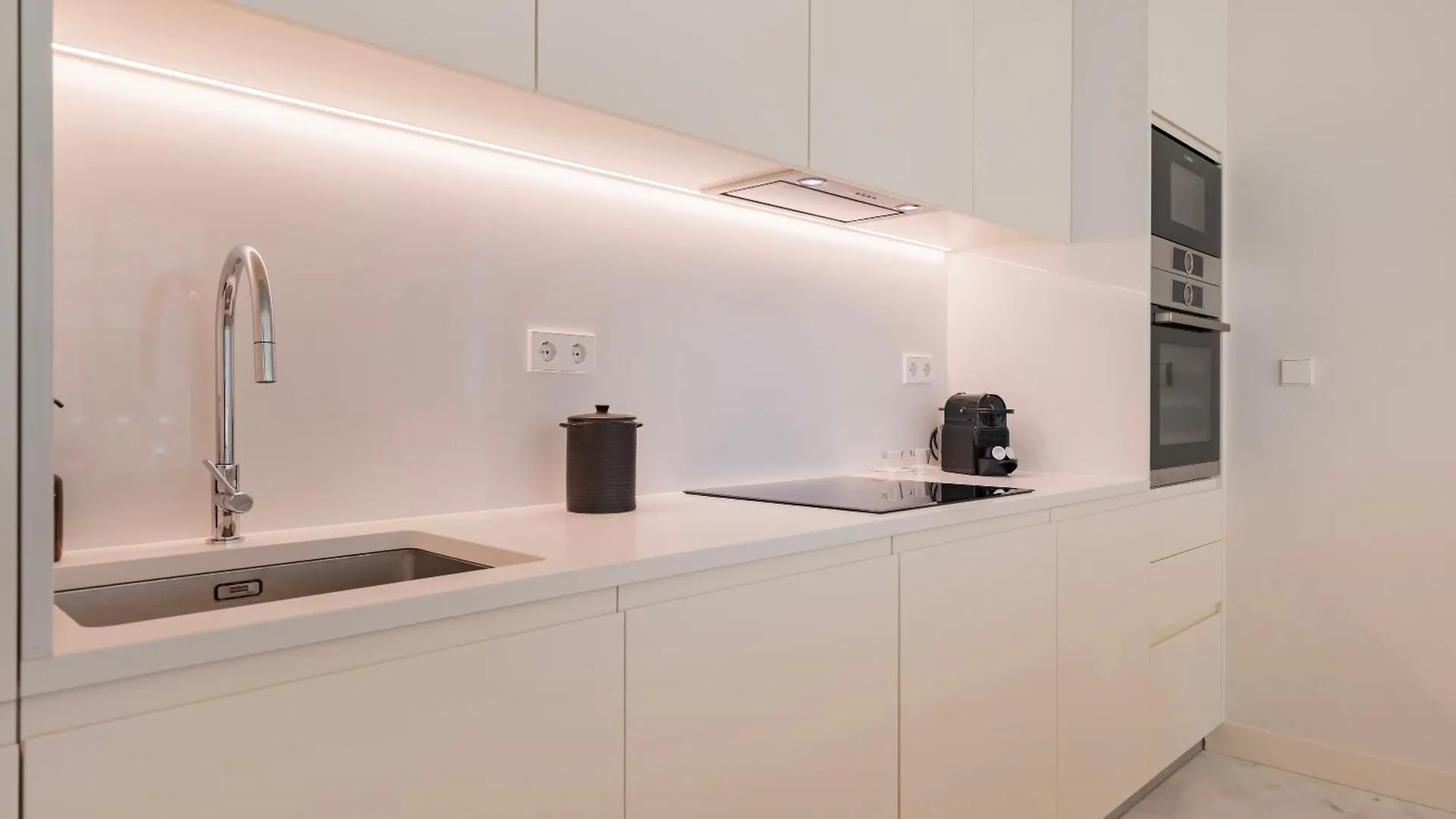 Apartment Jardins Da Gloria Stylish Living By Lovelystay Lisbon