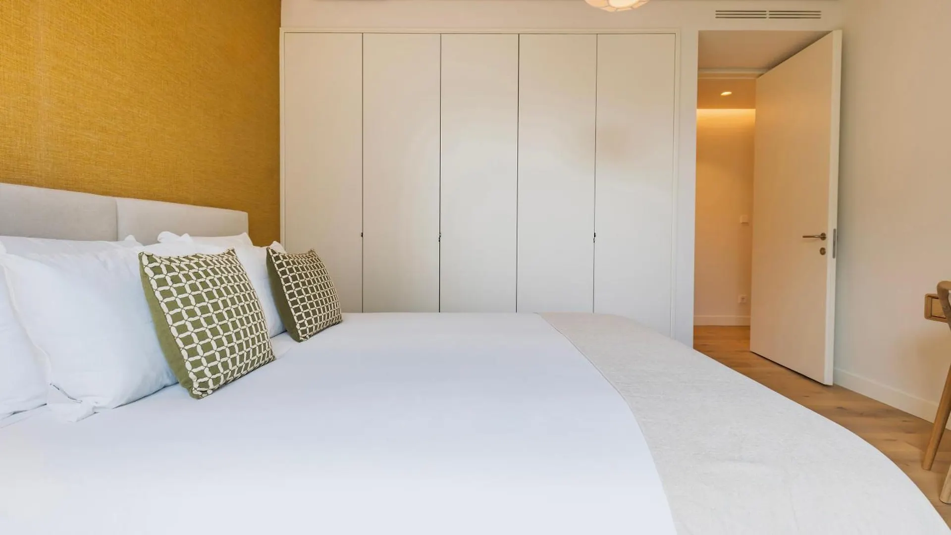 Apartment Jardins Da Gloria Stylish Living By Lovelystay Lisbon