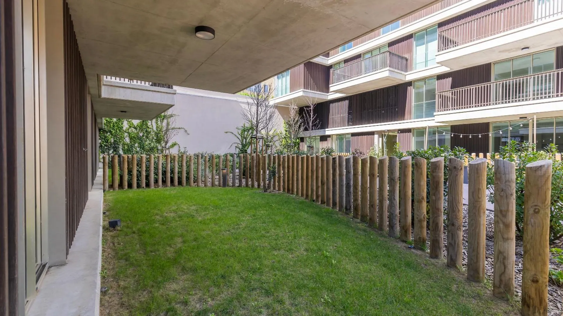 Jardins Da Gloria Stylish Living By Lovelystay Lisbon Apartment